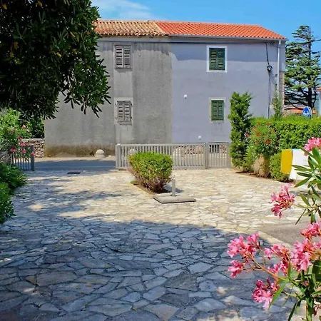 Сasa de vacaciones House In On The Island Of Krk Punat
